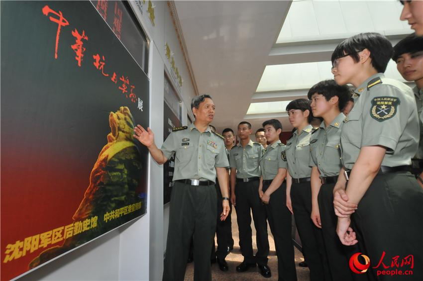 �ٱ��ι��л���սӢģչ