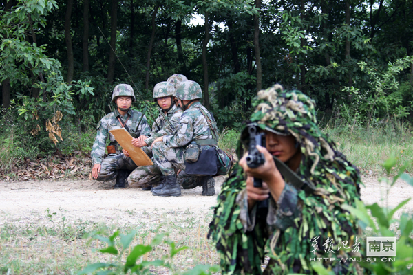 ս������