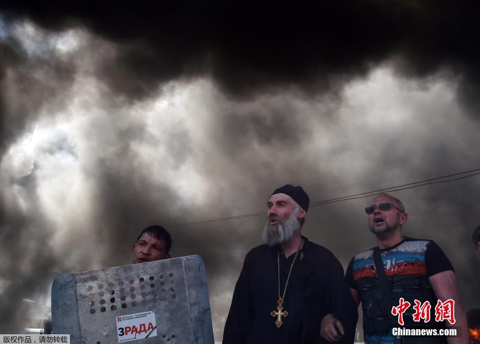 ���壺�ڿ������������㳡����������ͻ��5��