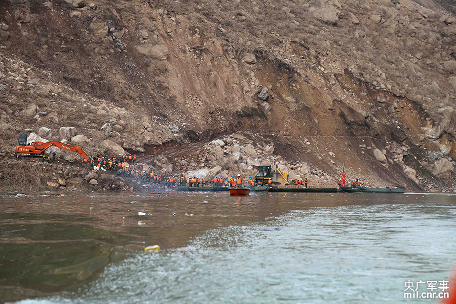 ���壺13���ž�פ��ĳ���������������������ʼ�ʵ��9��