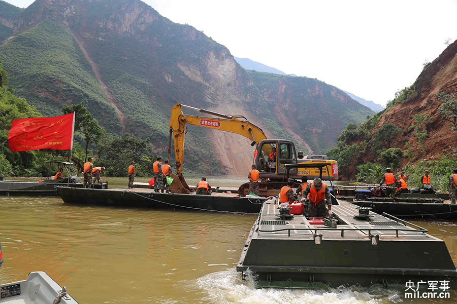 ���壺13���ž�פ��ĳ���������������������ʼ�ʵ��5��