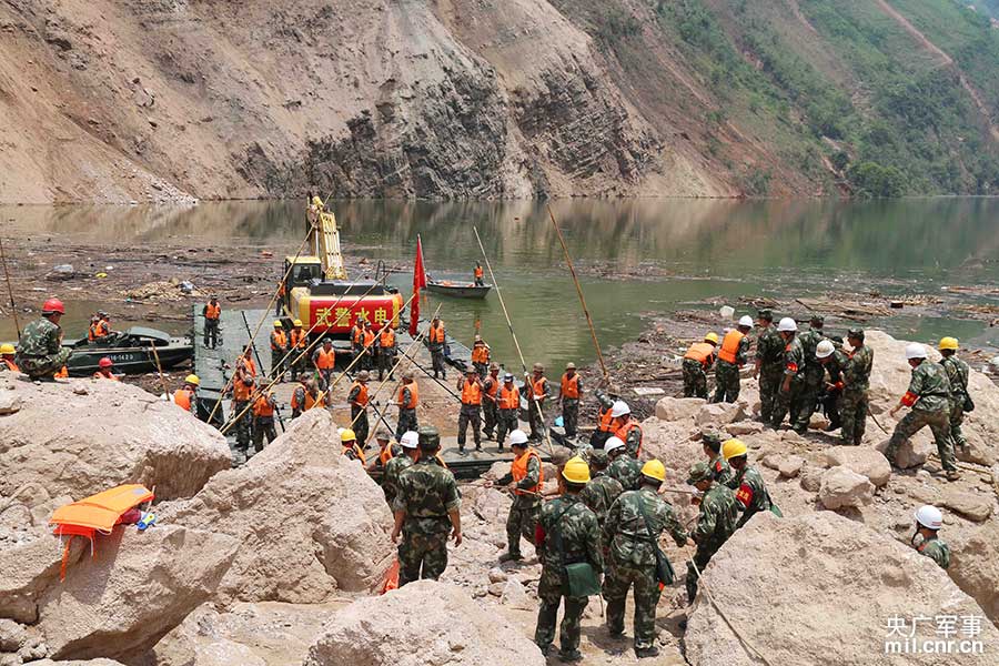 ���壺13���ž�פ��ĳ���������������������ʼ�ʵ��4��