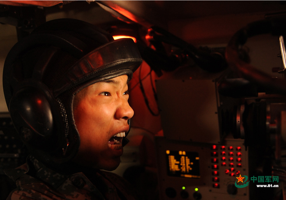 ���壺��������ĳ�ڱ���Ұ��ʵ����� �����Ѥ����8��