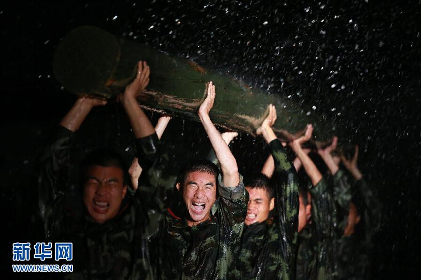 8��13�������侯�����ܶӹ���֧�ӡ��۾���ͻ���ӡ���Ұ����п�Բľѵ��