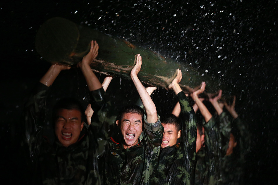 8��13�������侯�����ܶӹ���֧�ӡ��۾���ͻ���ӡ���Ұ����п�Բľѵ����