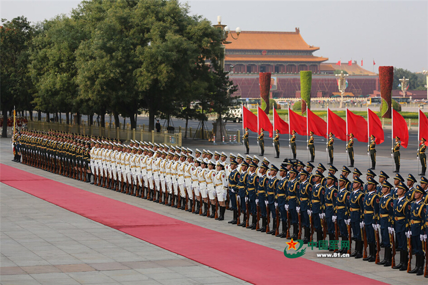 8��19������17ʱ���������̶ӻ�����ʽ������״ε�������˾�����񣬻�ӭ���ȱ��˹̹��ͳ�û��������� ��