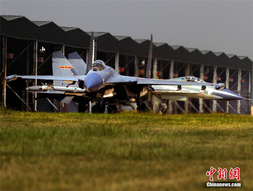 ���壺�ϺϾ����з���-11�ߺ�-7ս��Ⱥ����ѵ����13��