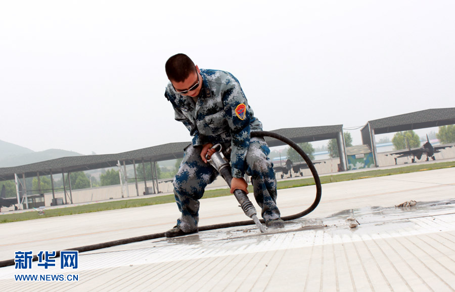 ����:"��ƽʹ��2014"�з��վ�ս��Ⱥ"��ͷ��"��10��