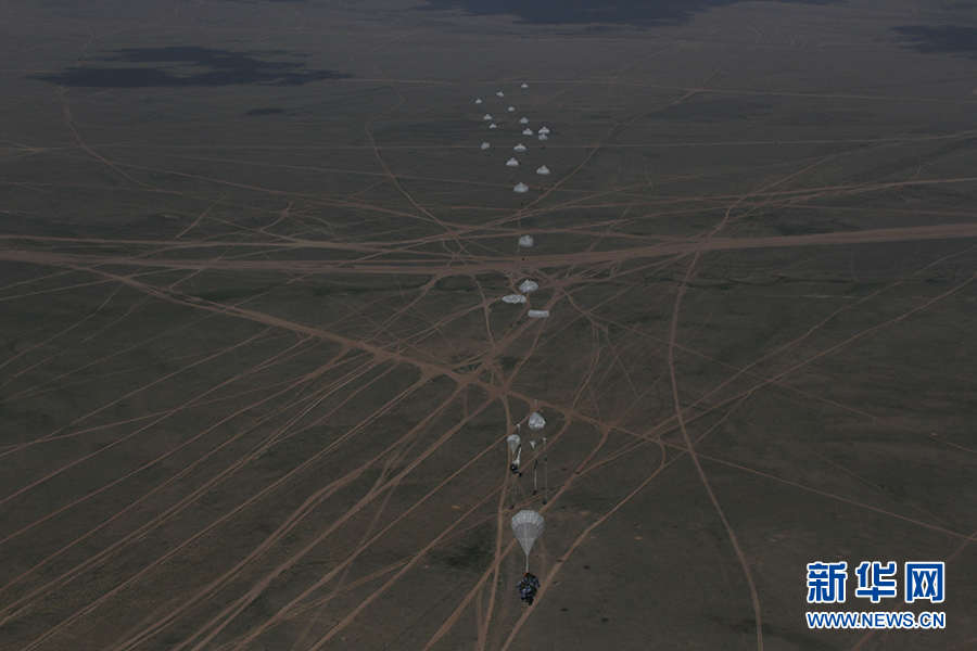 �ս�������½�����䡣���� ��