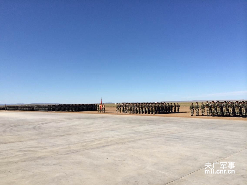 ����ƽʹ����2014���Ϻ�������֯��Ա����װ�������Ϸ��־�����ϰ���ݹٱ����ᡣ��������