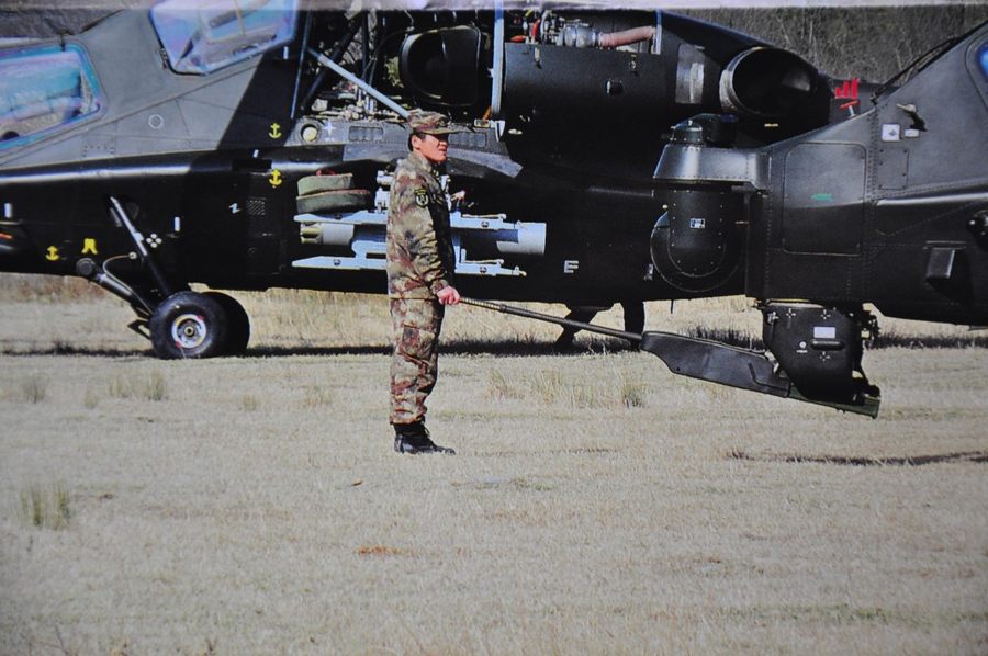 ����ͼ��ֱ-10��װֱ�������ڵ�����м���