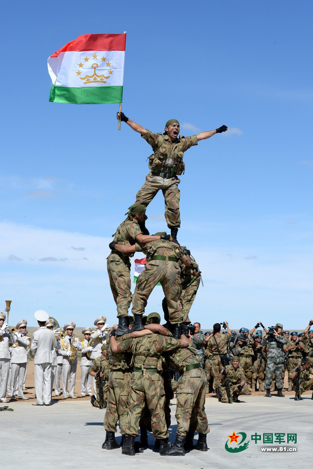 ���壺������˹̹����չʾ�����Ļ�����ɫ���±��ݡ�5��