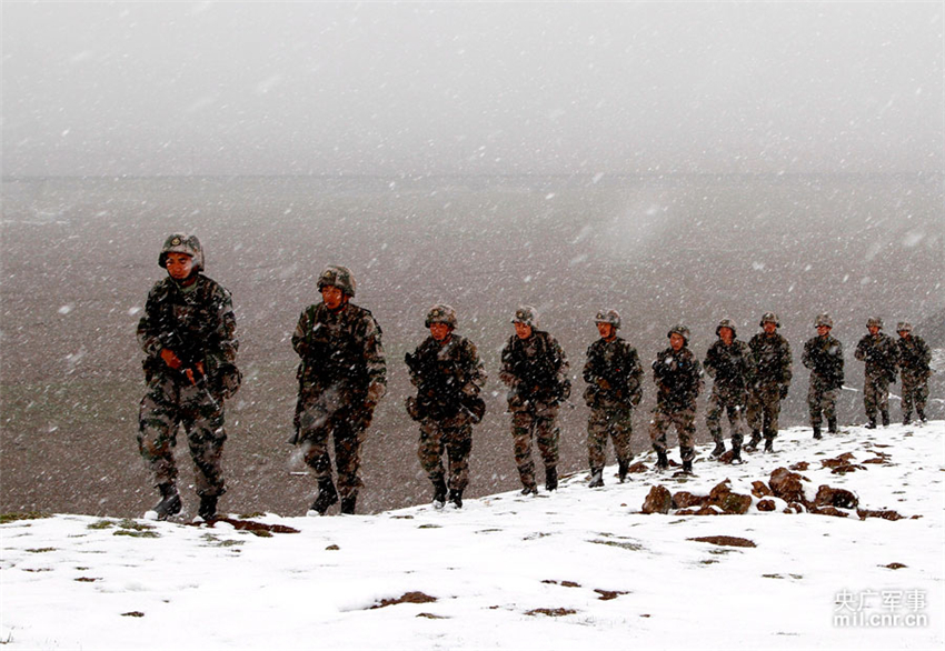 ���壺���ݾ���ĳ���������ѩ�������ߺ�ɽ����ս��2��