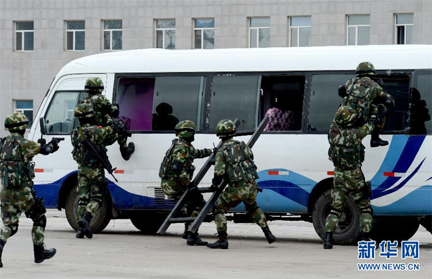 ���壺�ж��߷����ž��С�������2014�����Ϸ��ִ�ͻ������3��