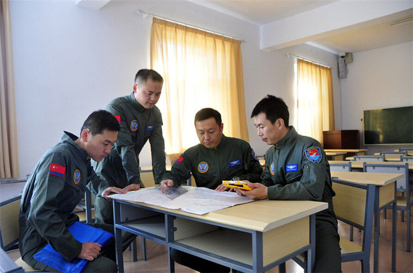 �վ�ĳ���ų������δ������Ա���м����о��� ����ȫ��