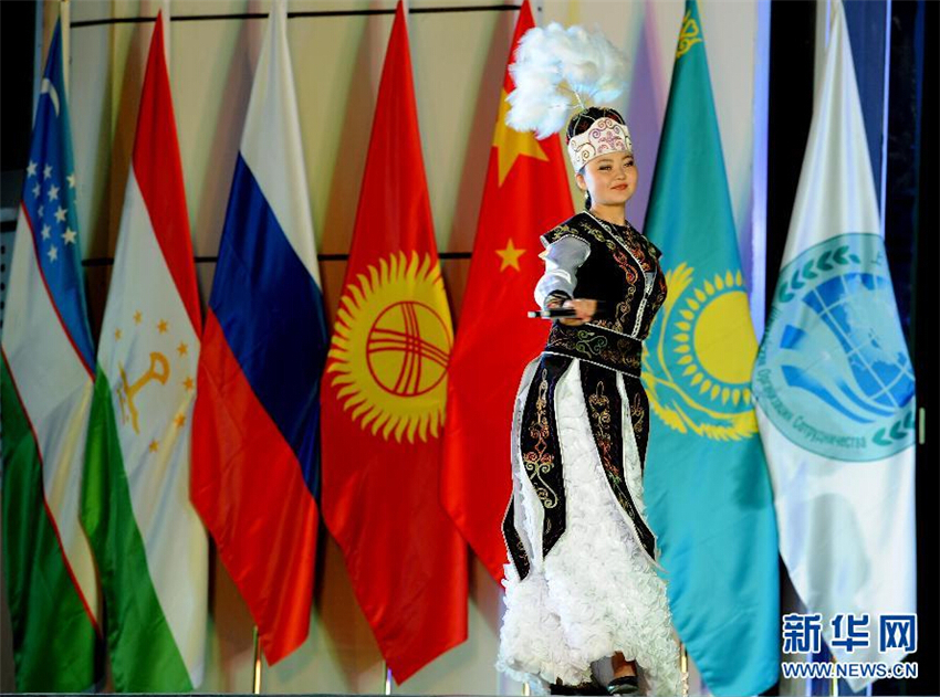 �����ɹ����պ�ѵ������ҰӪ�壬���Լ�����˹˹̹�Ĳ��ݹٱ����ݽ�Ŀ