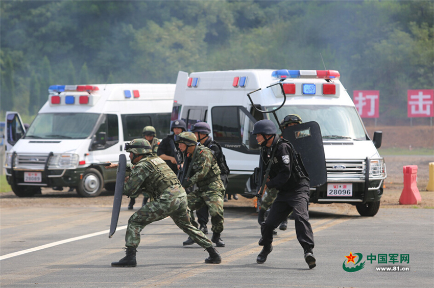 8��22�գ��侯�㽭�ܶ����㽭ʡ�����ؾ��������о��С���ѵ�����ڡ���ս������������ͨѶԱ�������