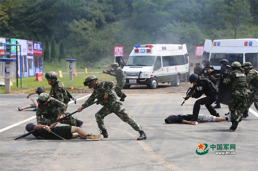 8��22�գ��侯�㽭�ܶ����㽭ʡ�����ؾ��������о��С���ѵ�����ڡ���ս������������ͨѶԱ�������