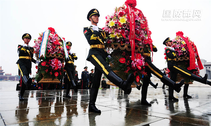 ���壺�Ϻ���֯��Ա�������ܳ�������Ӣ�ۼ�����׻�����10��