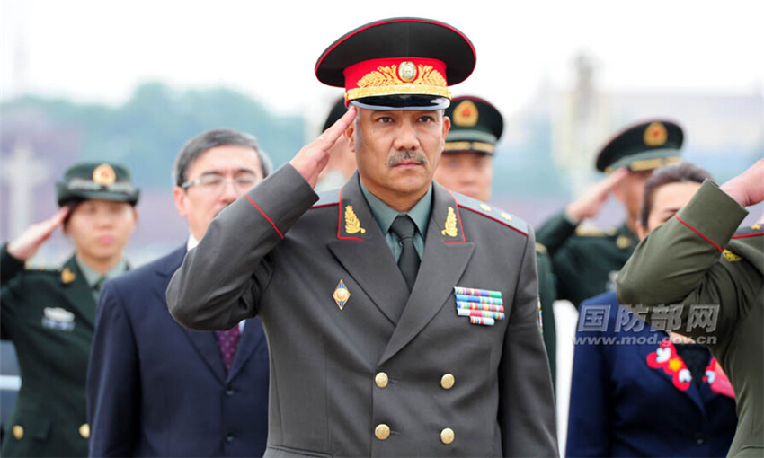 ���壺�Ϻ���֯��Ա�������ܳ�������Ӣ�ۼ�����׻�����8��