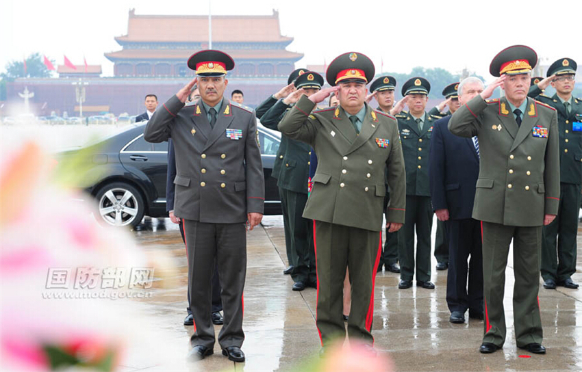 ���壺�Ϻ���֯��Ա�������ܳ�������Ӣ�ۼ�����׻�����15��