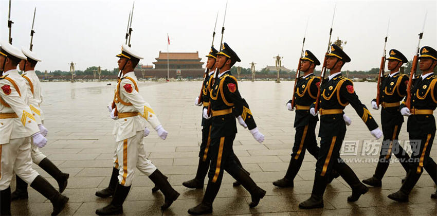 ���壺�Ϻ���֯��Ա�������ܳ�������Ӣ�ۼ�����׻�����27��