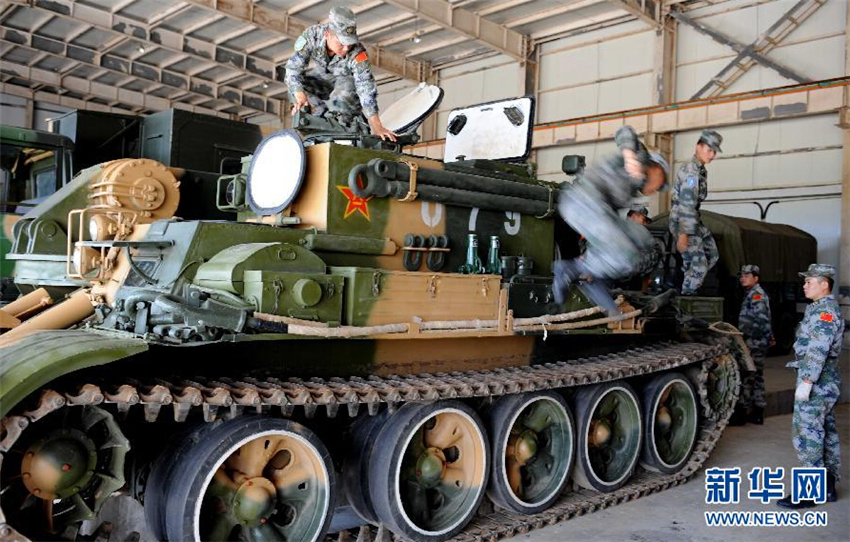 �����ɹ����պ�ѵ�����أ��μӡ���ƽʹ����2014�����Ϸ��־�����ϰ�Ĺٱ���ά�ޱ����Ĵ�ʽ��ս����8��27���㣩��