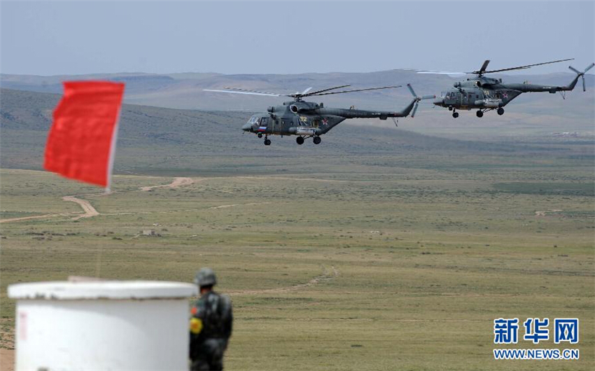 �����ɹ����պ�ѵ�����أ��μӡ���ƽʹ����2014�����Ϸ��־�����ϰ�Ŀվ�ս��Ⱥ���ס�8��ֱ������ս��Эͬѵ���У�8��20���㣩��