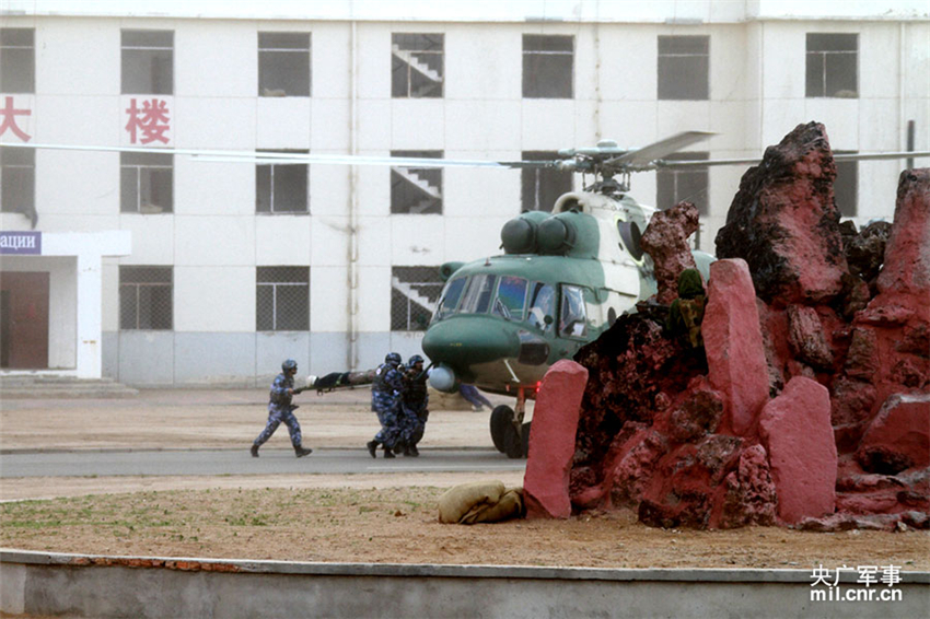 ���巽���湥�����Ӻ;�Ѳֱ��������£������д�֮�б���������л¶Ө �� 