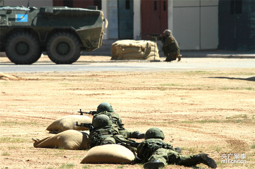 �ڸ���ͻ���ֶ��ڻ��£���ս�ֶ�ͻ�����Ĺ㳡��ͻϮ������ʡ�л¶Ө �� 