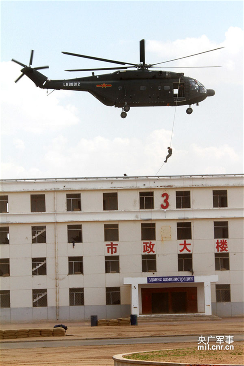 �з���ս֧Ԯ����з�����ҽ�ƶ�Ա�������ֱ����������������¥ʵʩ������л¶Ө �� 