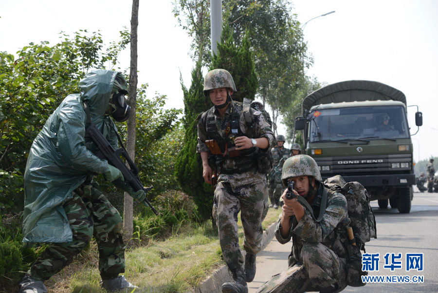 ͼΪ9��5�ղμ���ϰ�ĳɶ�����13���ž���������ս�������н��з��л�ѧ����Ϯ�����������갲��