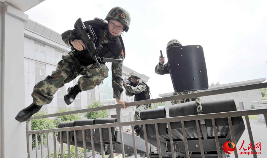 9��14�գ��侯�����ܶ�������֧����ս�ٱ�����ͻ��ѵ��