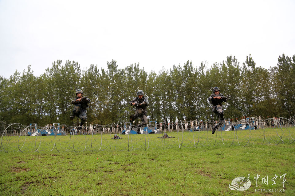 �ϱ�Ϊ�±��ǽ��п�Ŀ�㱨