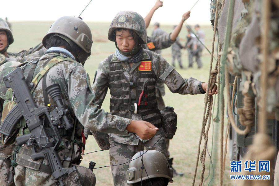 Ů����αװ����