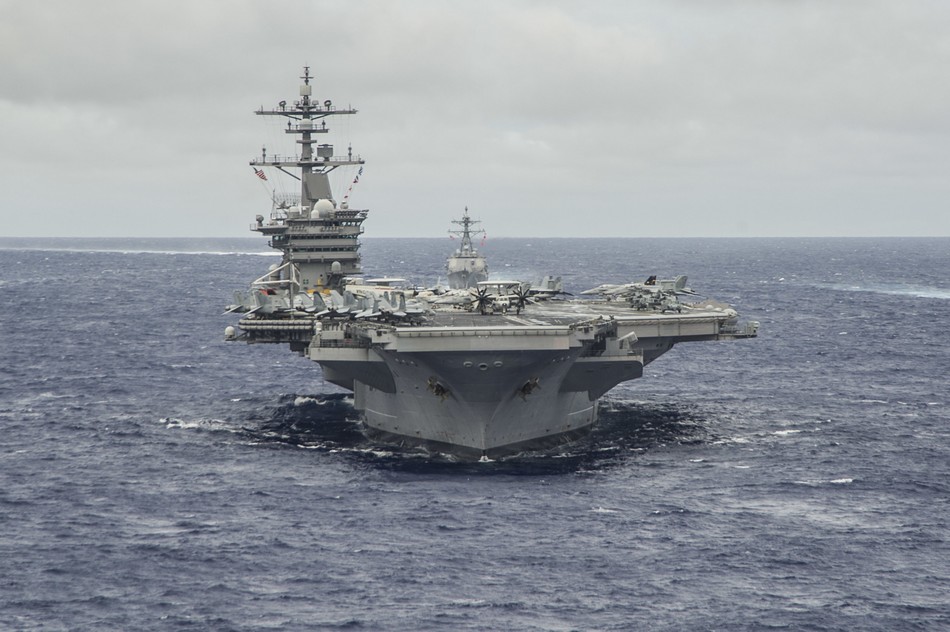 ���壺����չʾ˫��ĸ��F-22���ӱ�ӡ�4��