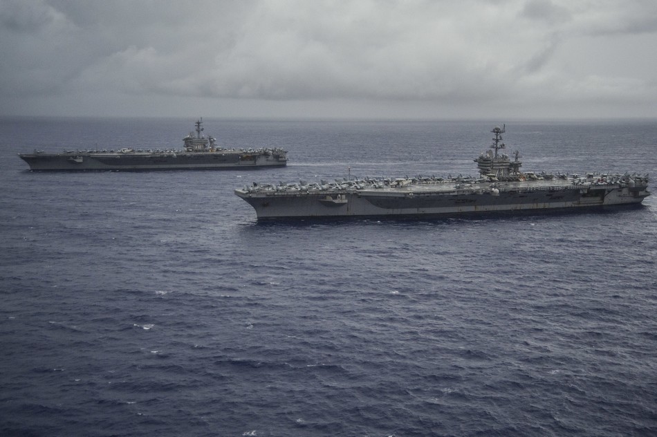 ���壺����չʾ˫��ĸ��F-22���ӱ�ӡ�11��