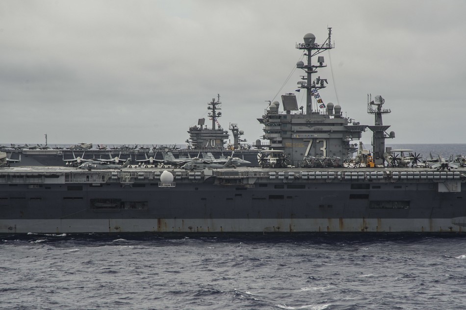 ���壺����չʾ˫��ĸ��F-22���ӱ�ӡ�14��