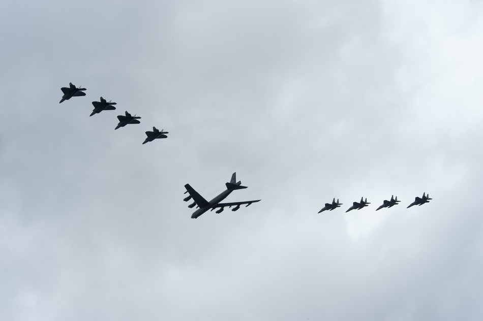 ���壺����չʾ˫��ĸ��F-22���ӱ�ӡ�9��