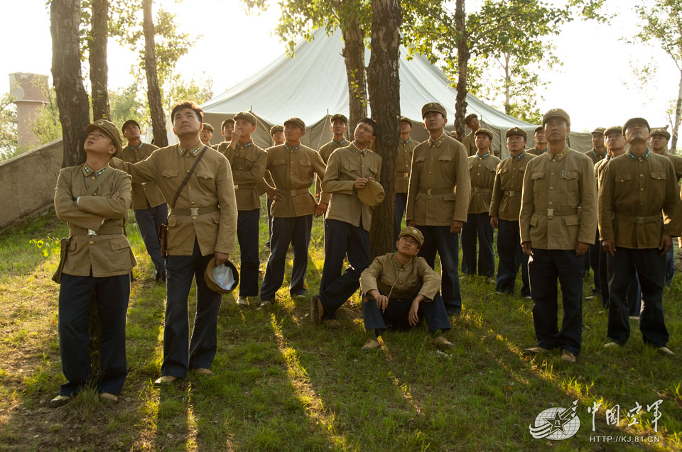 �þ�ʷʫչ���˿վ��ؿյ������߽��ߴ�ս�޲�ʤ����ʷ����