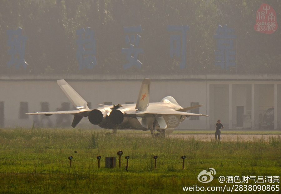 ���壺����F-22���� �й���20Ҳ��ʾ����8��