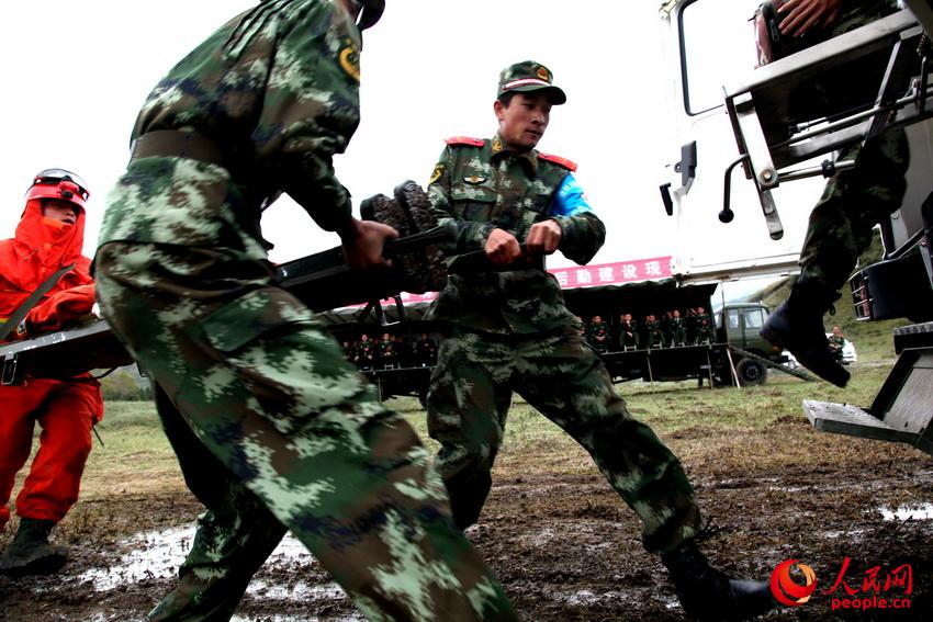 9��16�գ��侯����ɭ���ܶӺ��ڱ��Ϸֶ��ڽ��л���Ա�Ȼ����� 