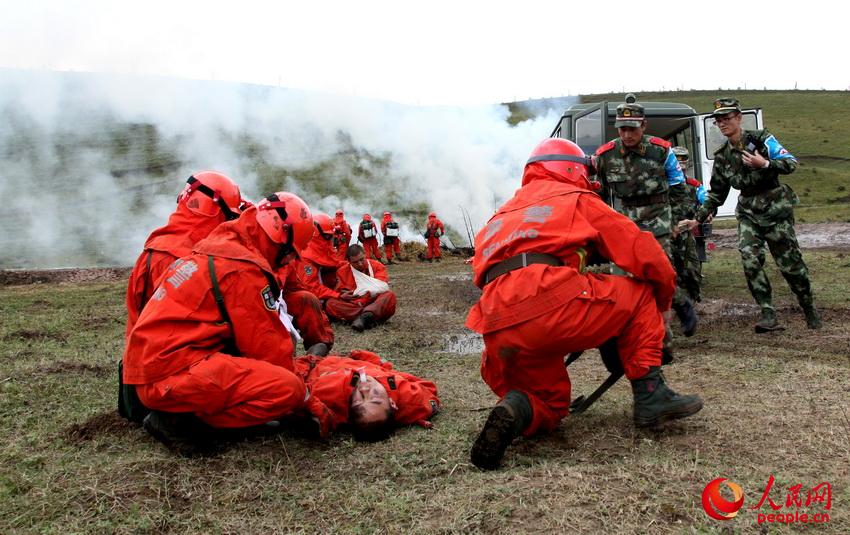 9��16�գ��侯����ɭ���ܶӺ��ڱ��Ϸֶ��ڽ��л���Ա�Ȼ����� 