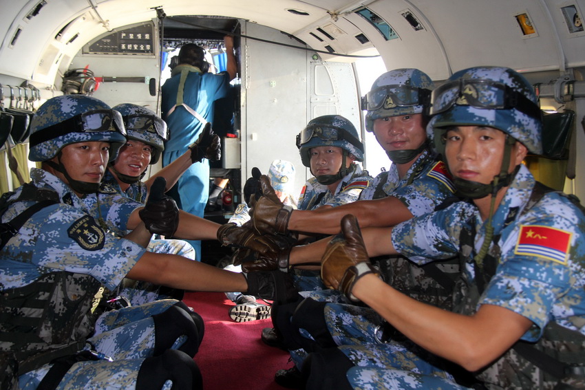 ��ս��Ա����ǰ�໥�ľ�