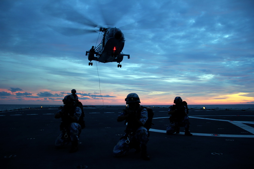 ֱ��������ս��ԱЭͬҹ�������Ž�  