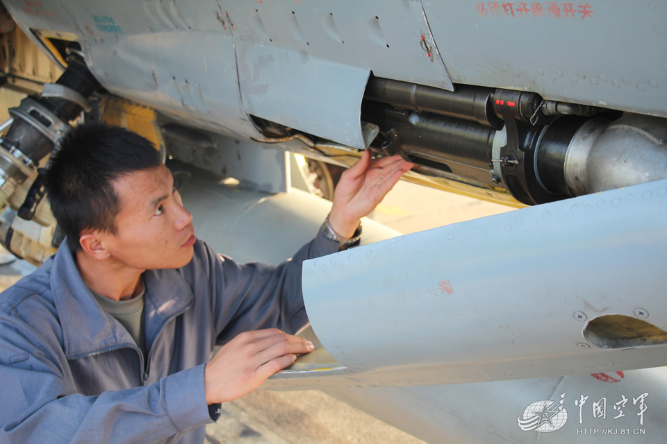 ��ΰ�����Ͽ�ĳ����Ϊ��һ���������Ŭ��ѧϰ��е֪ʶ��������������ͬ�������ʿ���е�һ���ŵ�����һ���¶��ĵط������𽥳ɳ�Ϊһ��������