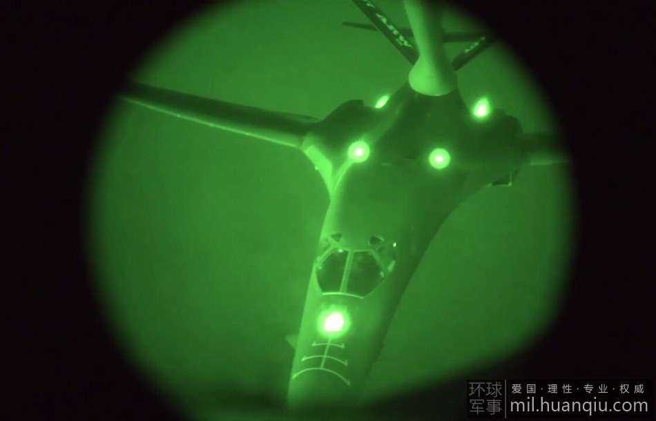 ������B-1B����ը�������Ϯ���湫����2��