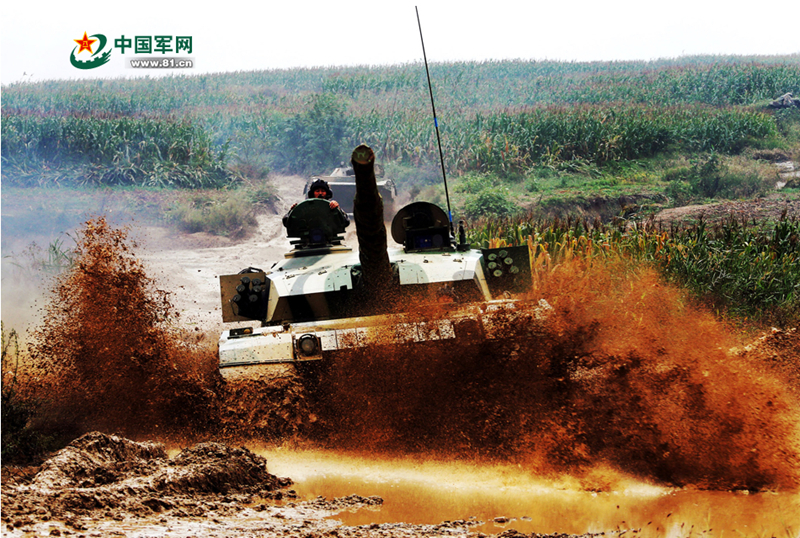 ���壺��96A̹�˴�Խ��̶����ѹ����2��