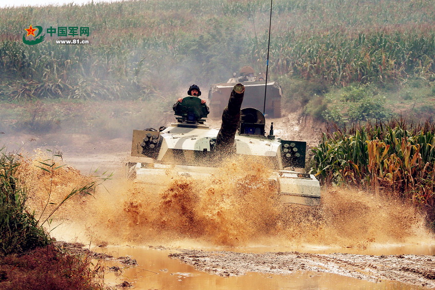 ���壺�Ҿ�96ʽ̹����ũ��С·�������������ˮ��2��