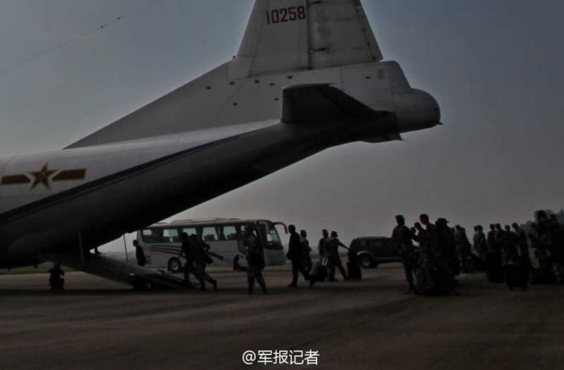 ����:��-8�ɻ�����7�����ʵִ��ն�������4��